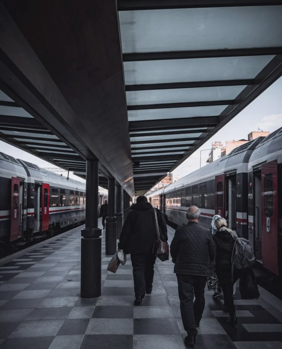 Mi-automne sur les rails et les routes: ce qu'il faut préparer maintenant